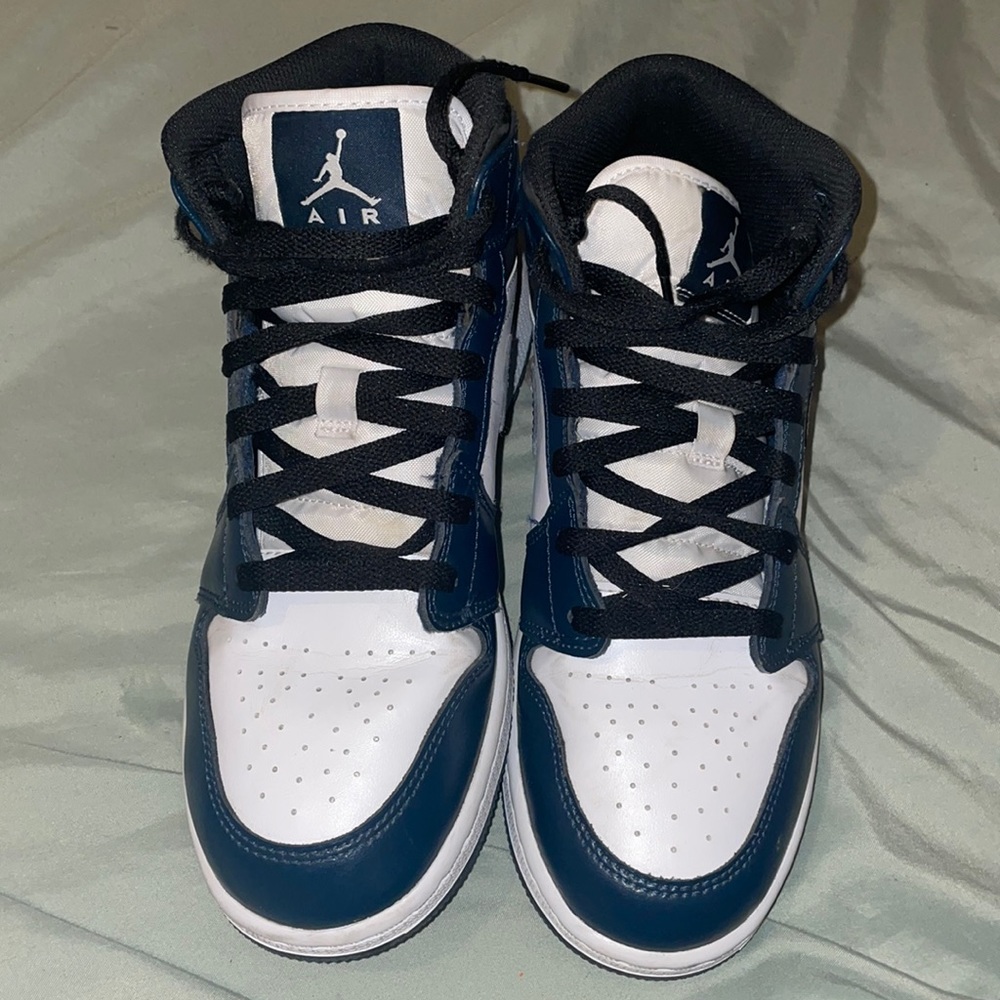 Blue Jordan mid